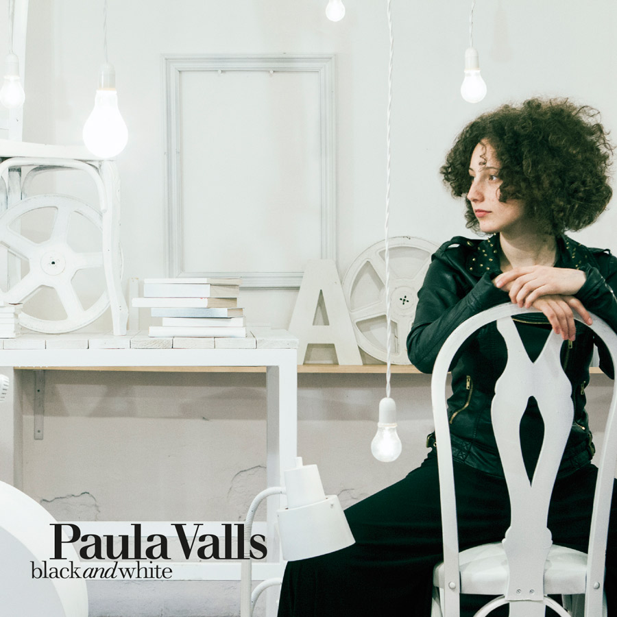  Paula Valls - Black and White